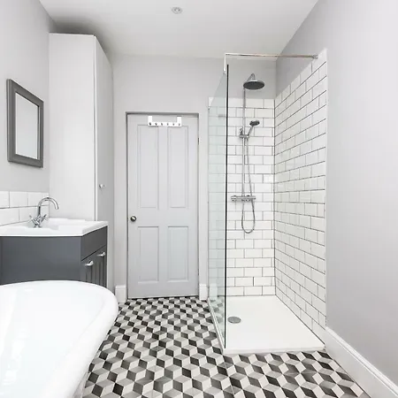 Stunning Contemporary For 6 Near City Walls * 요크